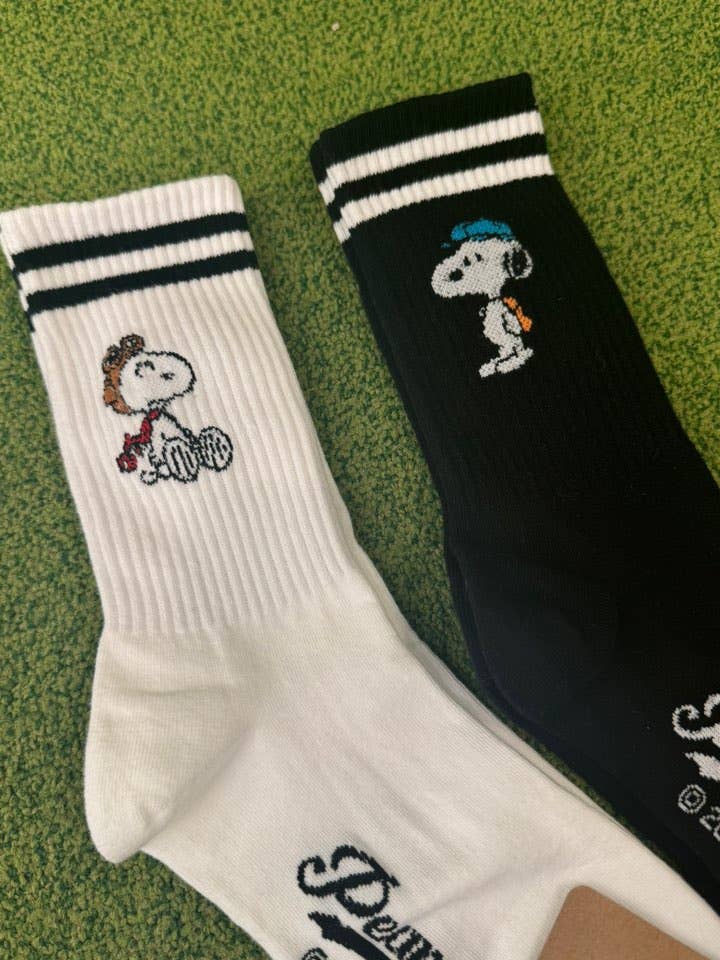 Peanuts Variety Snoopy Crew Socks