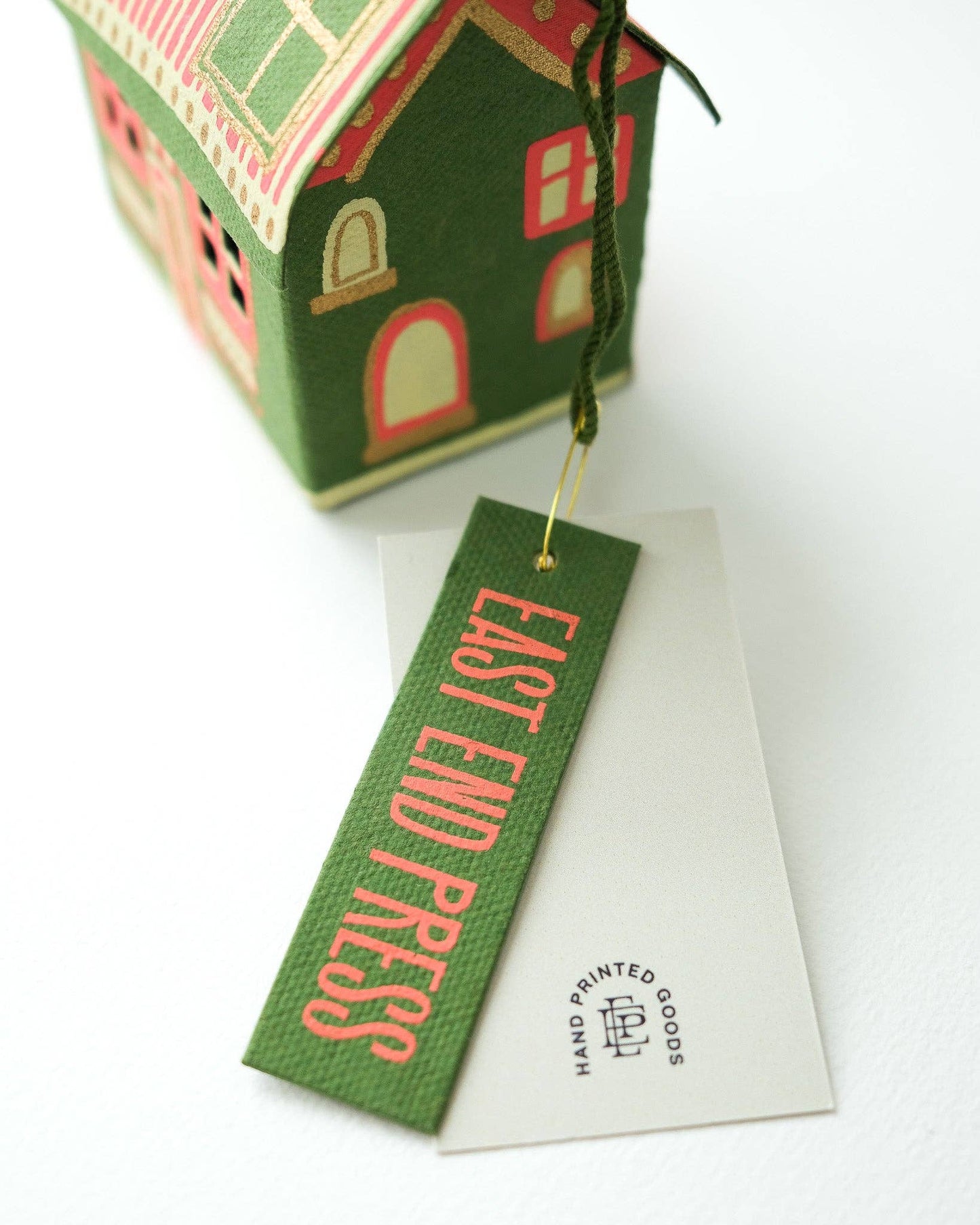 Scottish House Screen-Printed Board Decoration