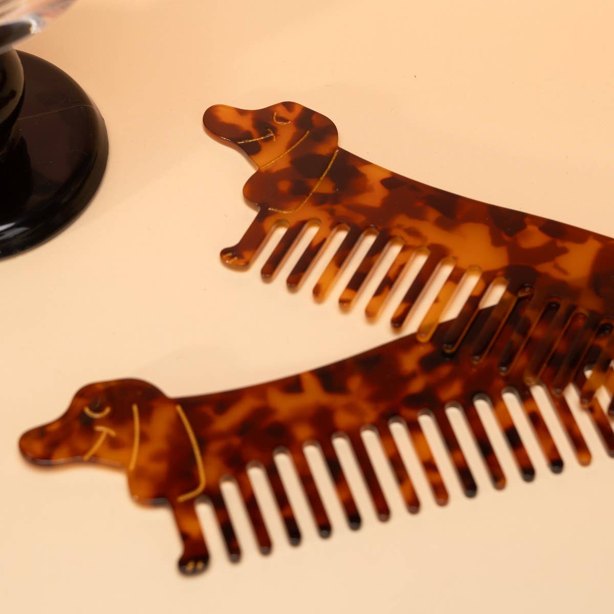 Tortoise Dachshund - Hair Comb