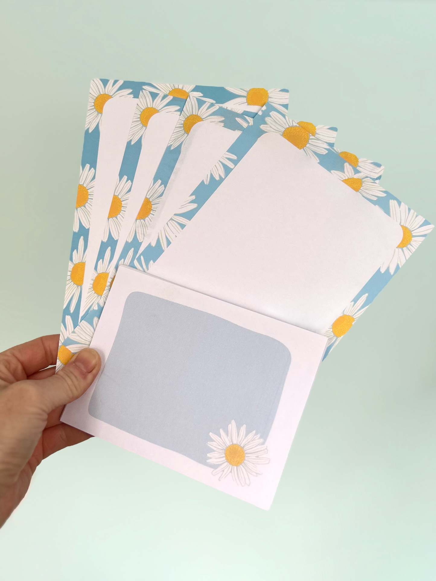Daisy Letter Writing Set - 10 Writing Sheets + 5 Envelopes