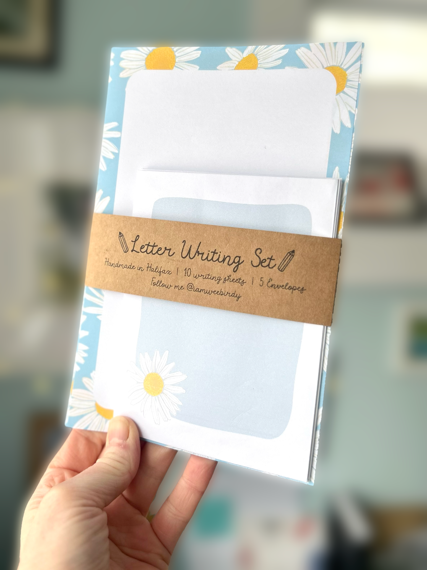 Daisy Letter Writing Set - 10 Writing Sheets + 5 Envelopes